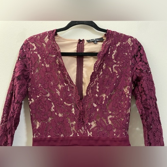 Lulu’s Lovers Era Deep-V Lace Mini Dress in Berry Ruby Red -‎ M - Picture 5 of 14